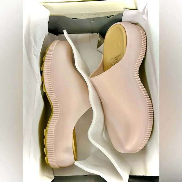 Cougar Sven Clog in Nude Ecru - Picture 3 of 10